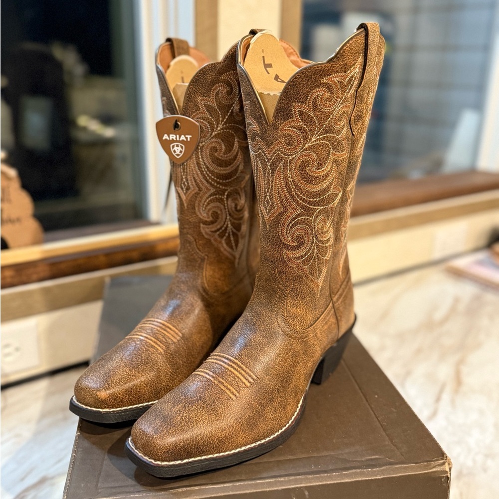 Ariat Womens Round Up Square Toe Western Boot